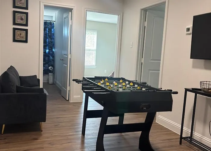 The Elizabeth At Panther Apartment *